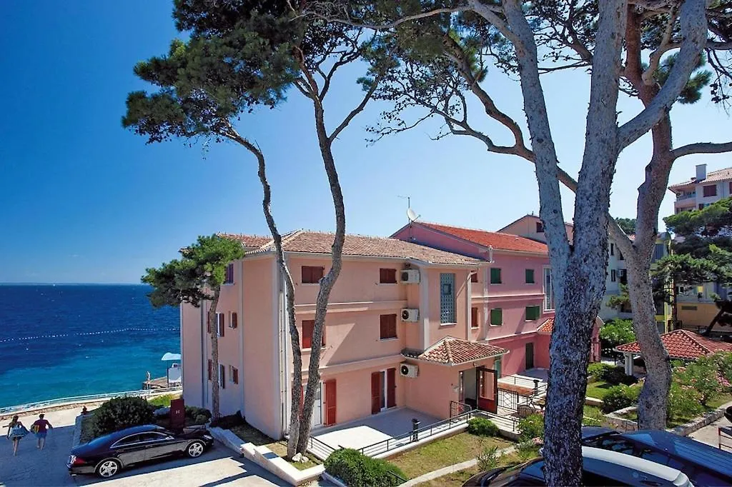 Apartments Punta, וולי לוסיניי