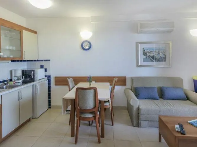 Apartments Punta, וולי לוסיניי